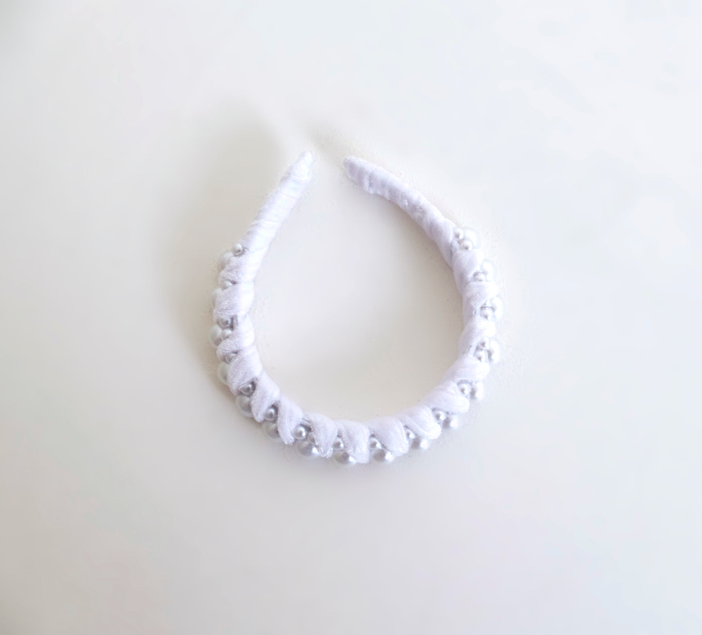 عصابة رأس تيا بيضاء 25SS1TY4AA0354 للبنات