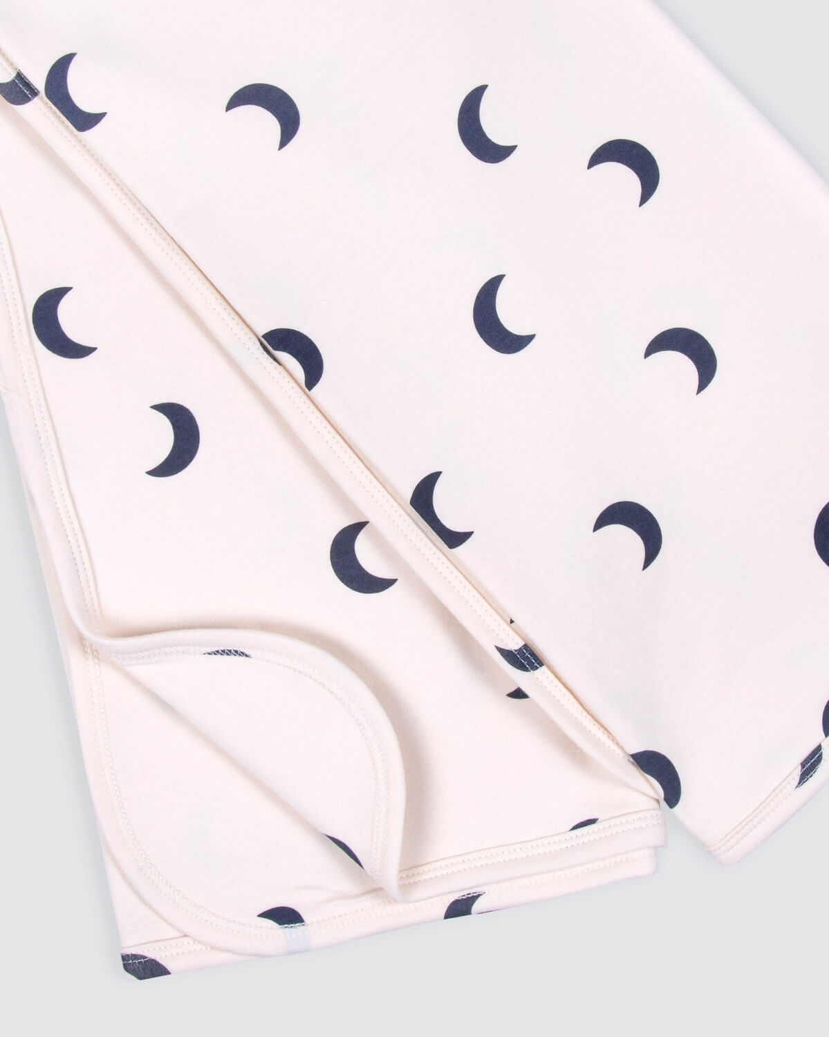 23PSSTB7A7200 Beige Blanket With Crescent Print For Newborns