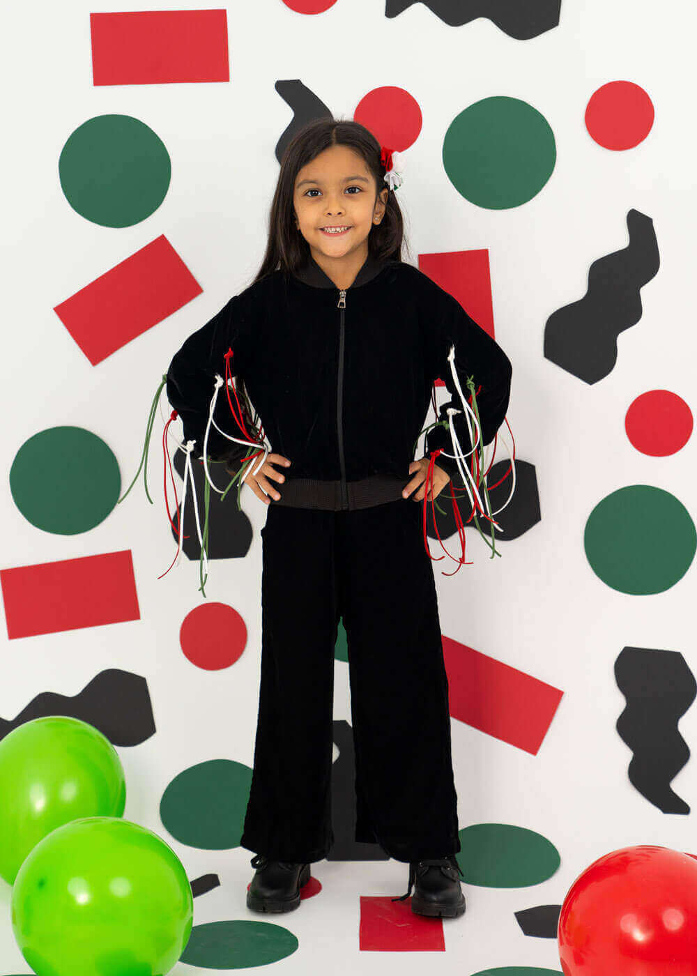 7539 طقم أسود من أعلى وأسفل للفتيات لليوم الوطني KND-24