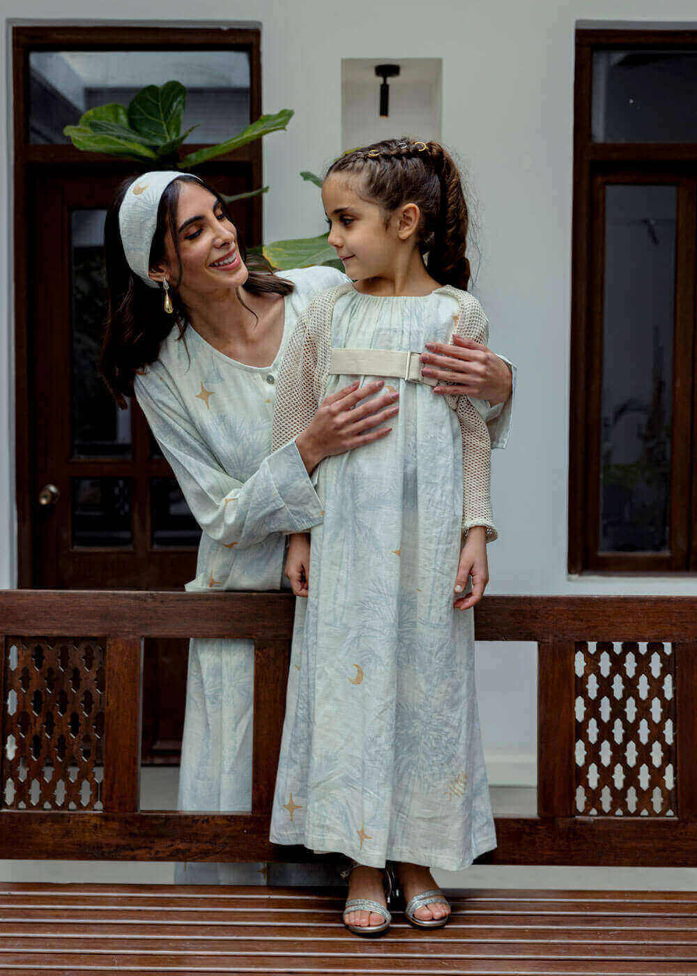 7535 White And Beige Belt Daraa For Girls RAM-24