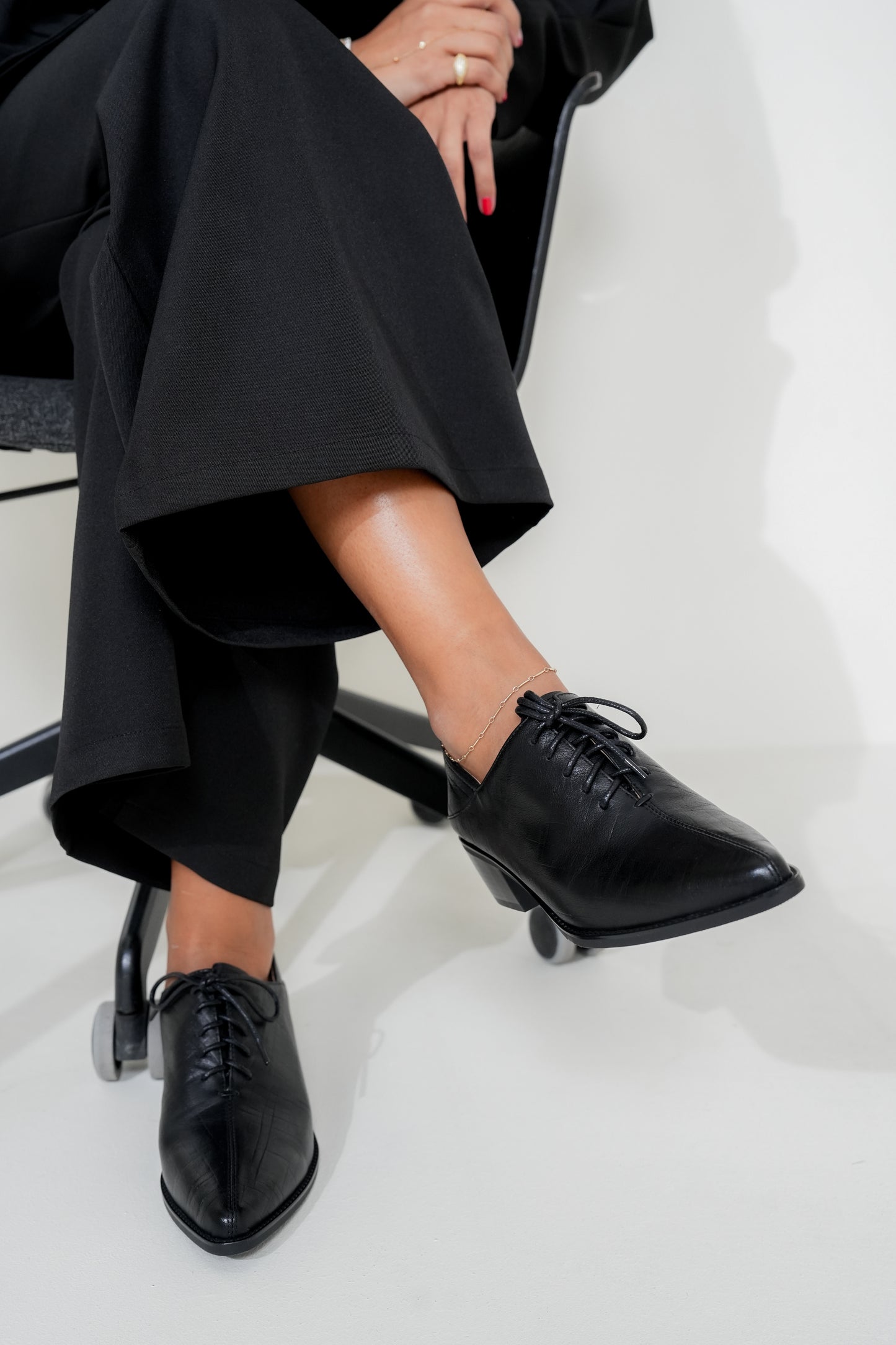 أحذية سوداء نسائية 7920