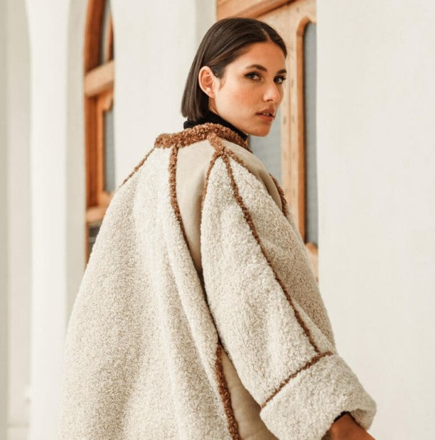 دب فرو ناعم بني شوكولاتي للنساء