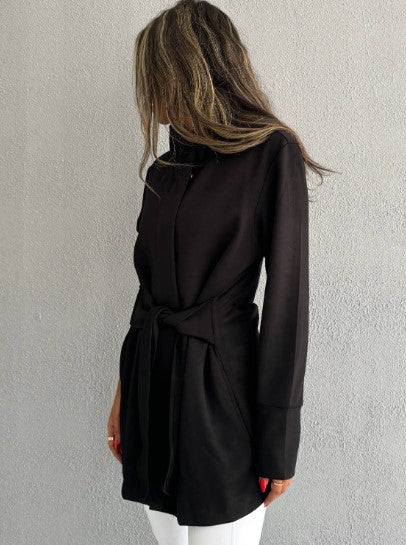 7473 سترة سوداء طويلة غير أساسية للنساء