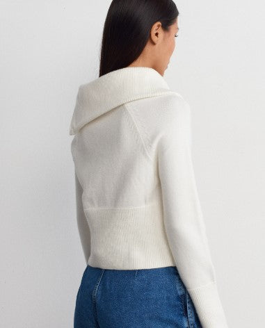 7673 White High Neck Pullover For Women