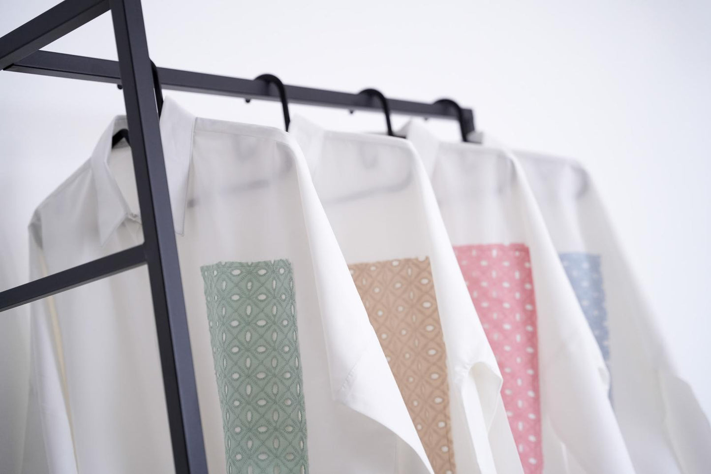 7771 Multi-Color White Long Shirt From Ghazel
