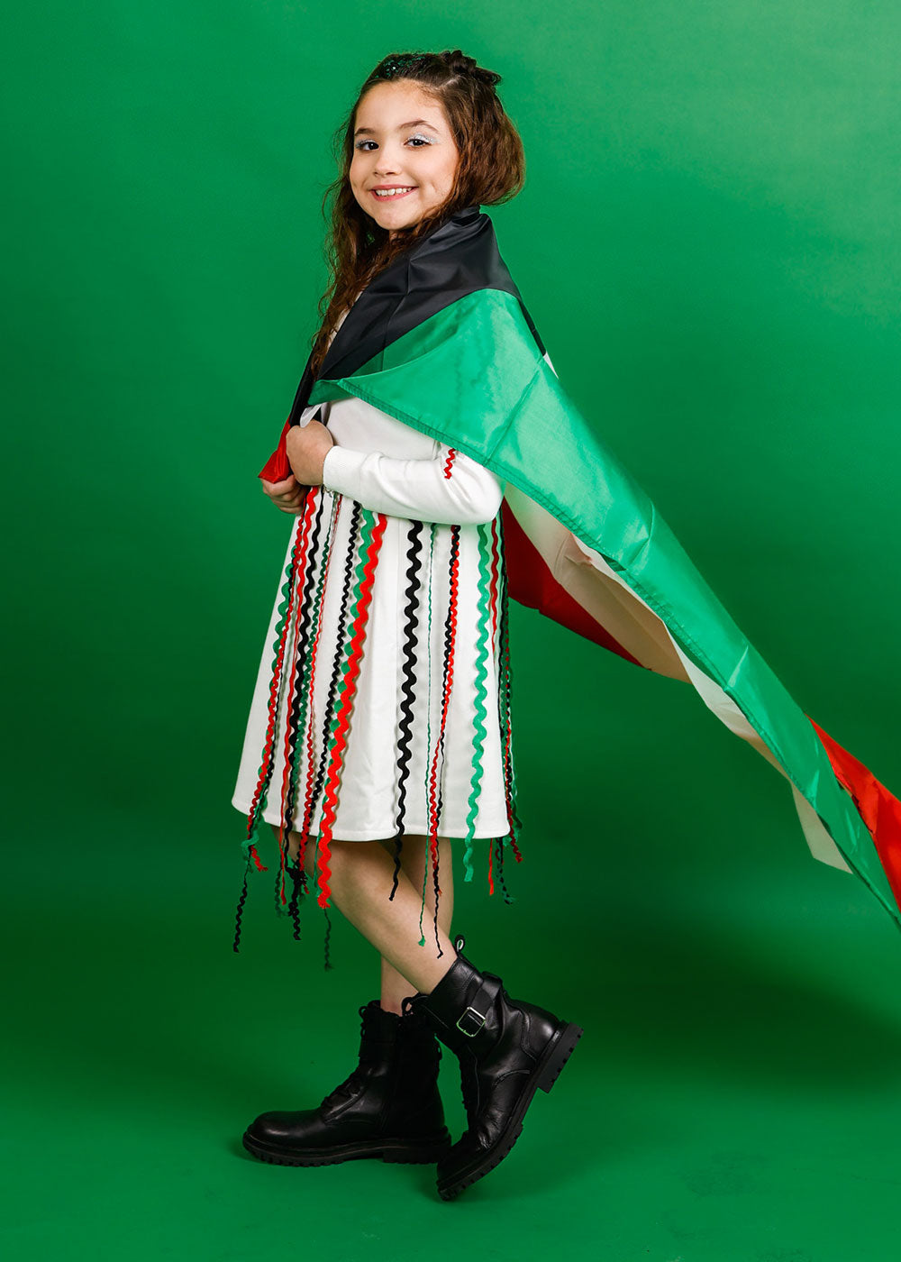 طقم أبيض مع زخرفات كويتية للبنات 23PSSTB49