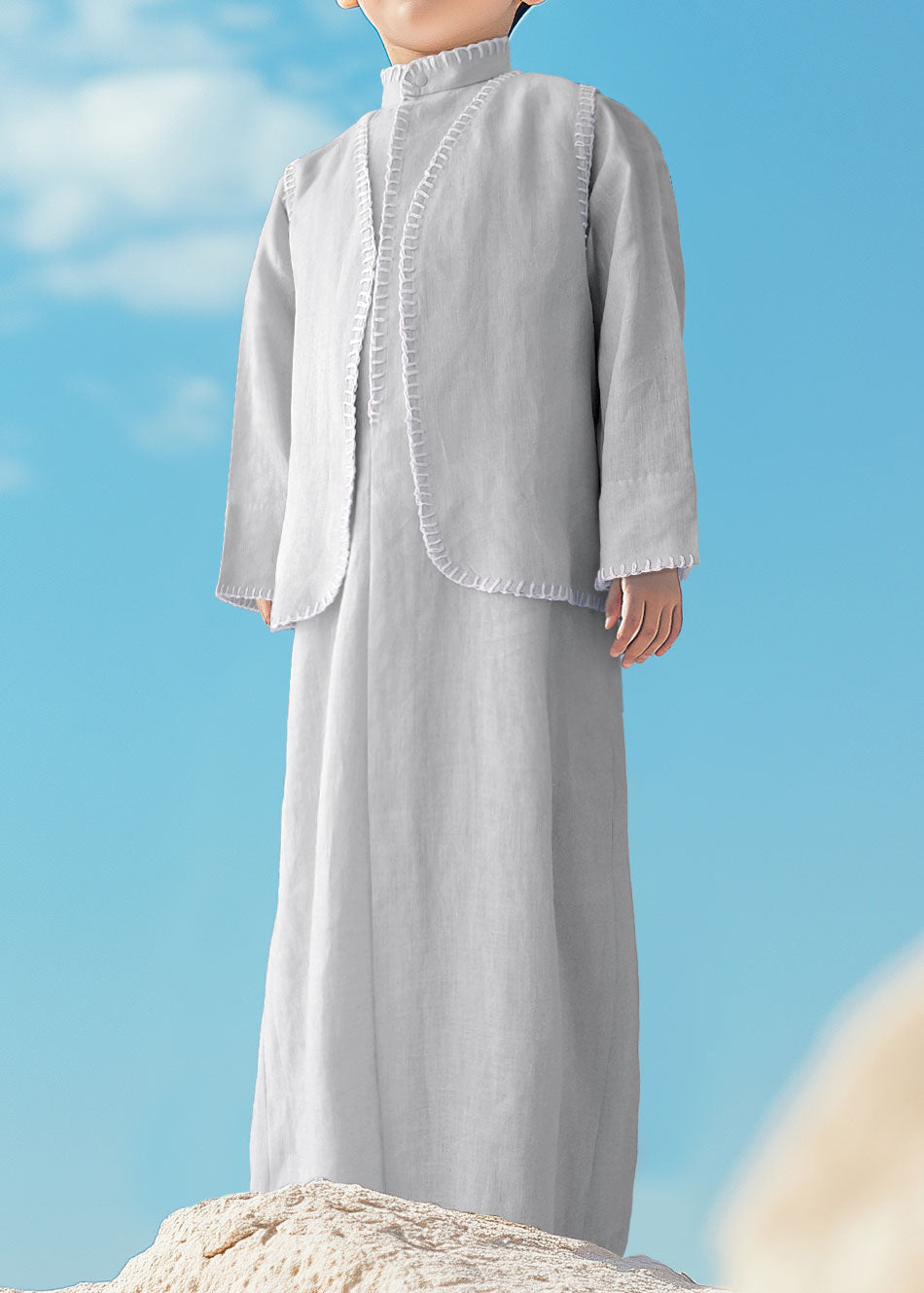 طقم دشداشة رمادي مع تطريز أبيض مع سترة وحقيبة D3
