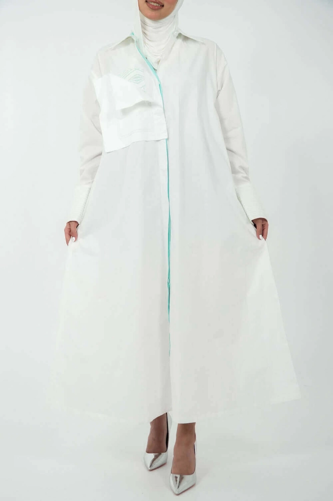 Picture of 23SS1TB697306 Long White Shirt With Blue Patch For Women 