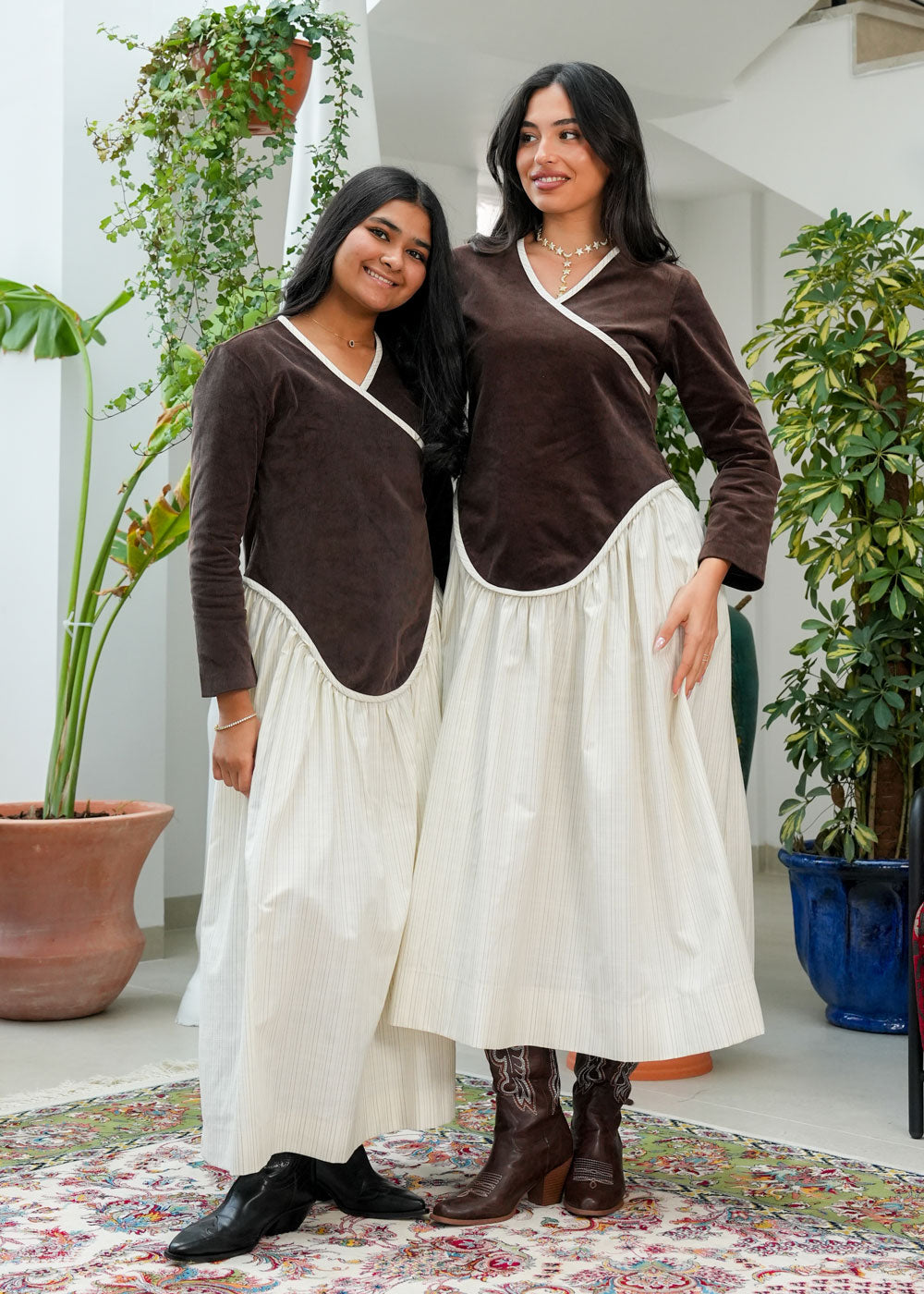 8073 Brown And Off White Velvet Daraa For Women