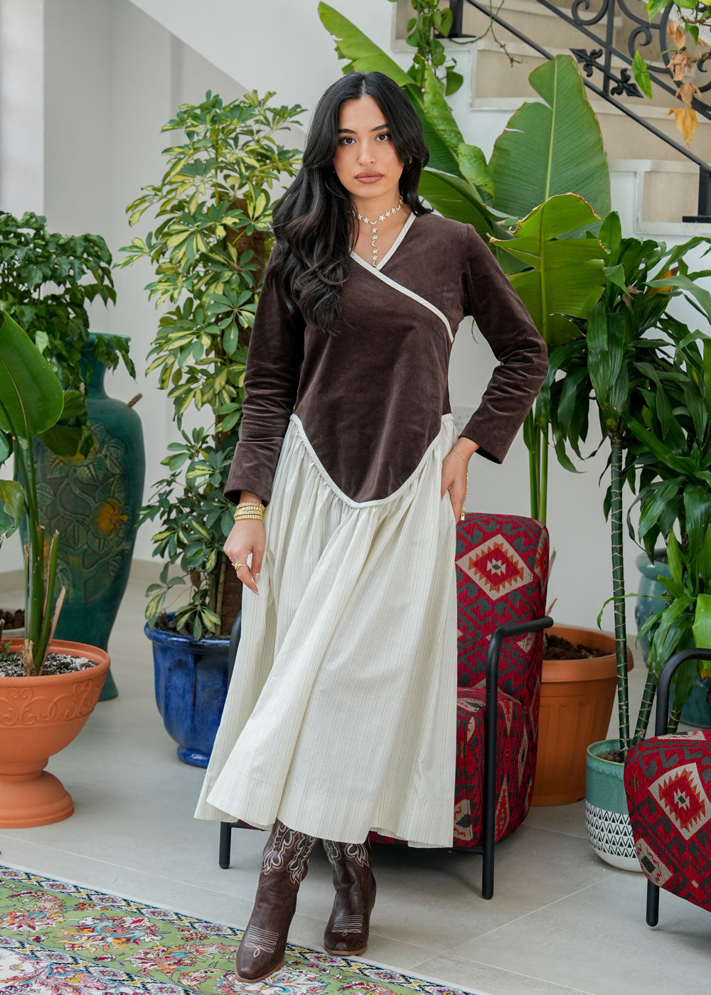 8073 Brown And Off White Velvet Daraa For Women