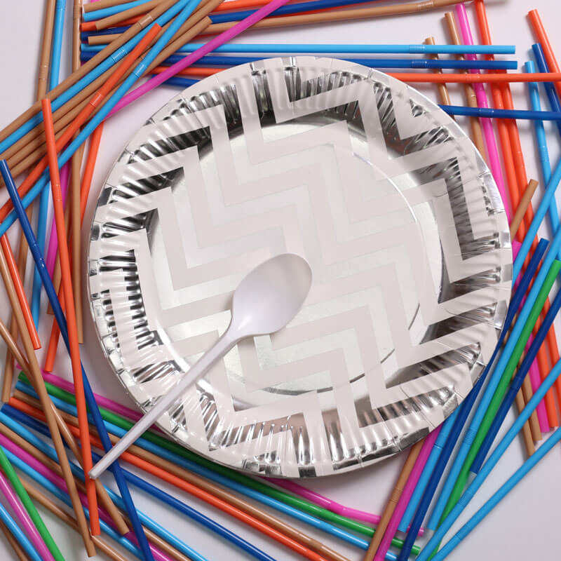 White And Gold Wave Pattern Paper Plate