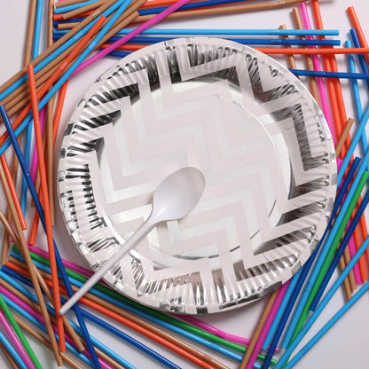 White And Gold Wave Pattern Paper Plate