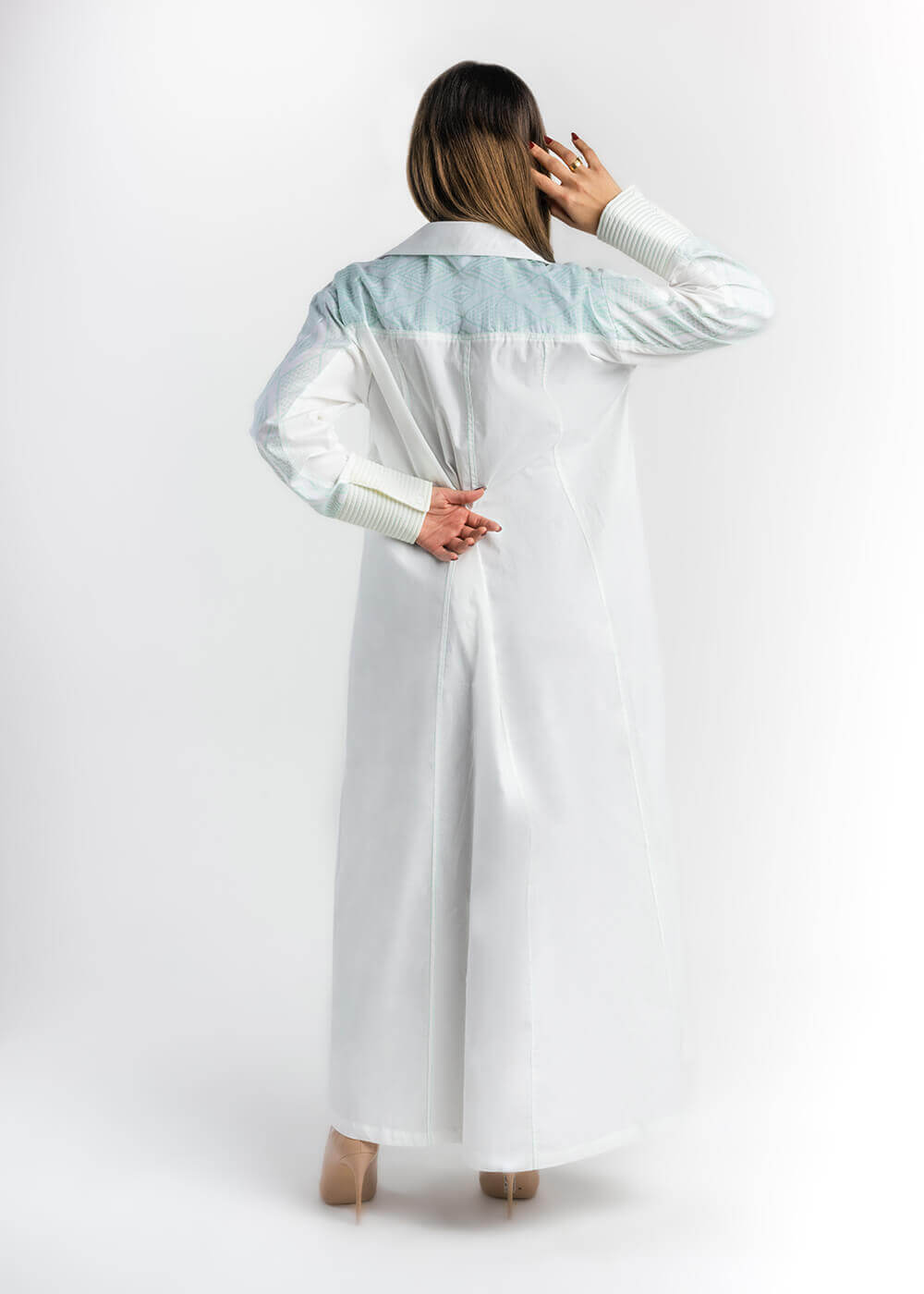 23SS1TB697306 Long White Shirt With Blue Patch For Women