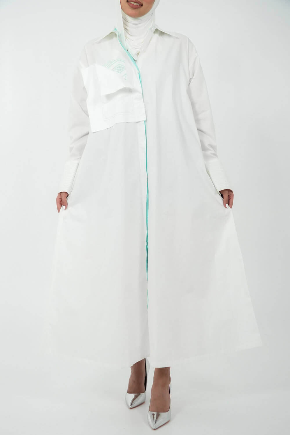 23SS1TB697306 Long White Shirt With Blue Patch For Women