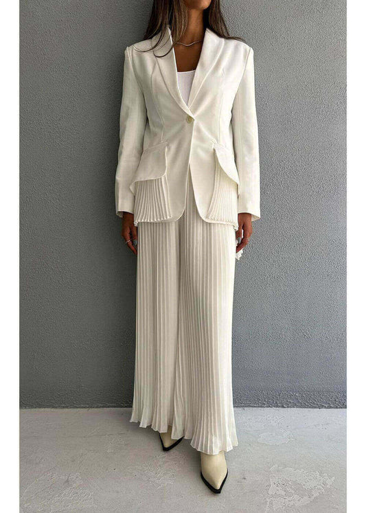 7570 White Blazer And Pant Set For Women