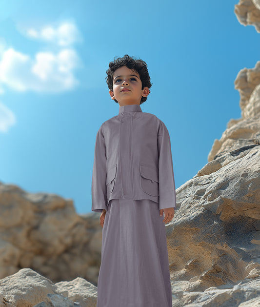 طقم دشداشة رمادي غامق مع صدرية وحقيبة D1