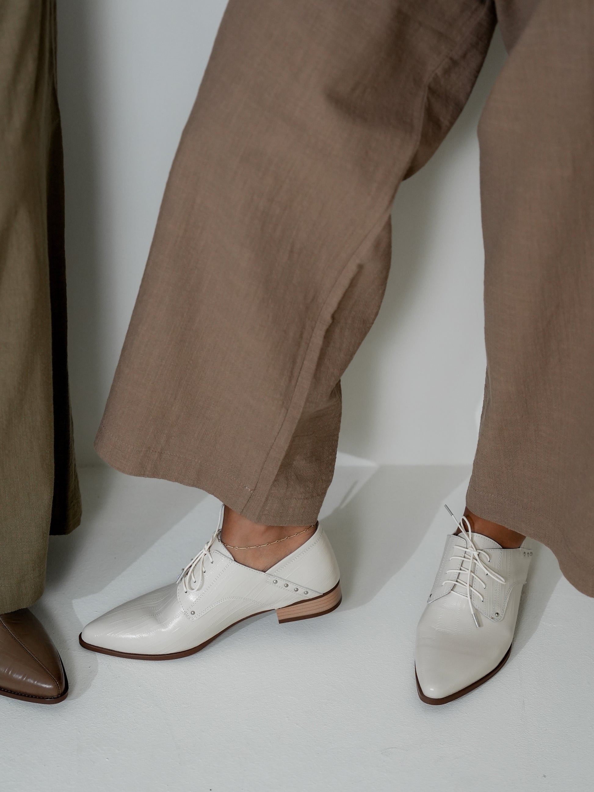 7919 White Shoes For Women