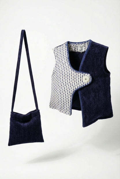 Boys’ Navy And White Gergean Vest With Bag Al Jazeera
