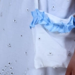 صورة فستان ابيض والأزرق خام قطن مع كم رفلز