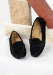 صورة حذاء سويدي أسود للأولاد
